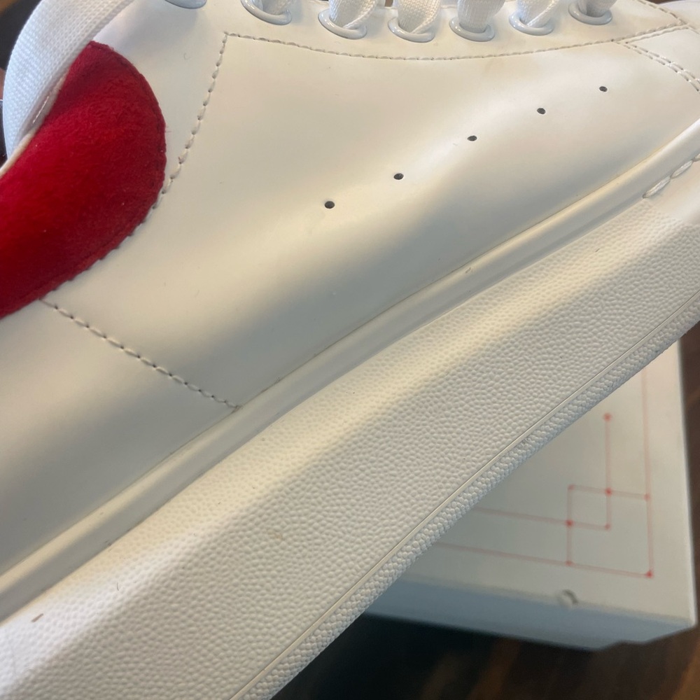 Sneakers - Picture 5 of 6